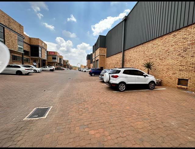 512M² WAREHOUSE TO LET IN ORMONDE
