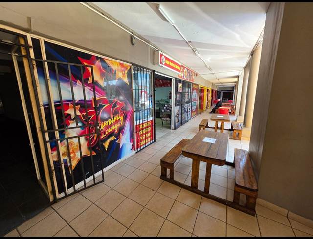 220M² OFFICE TO LET IN WAVERLEY