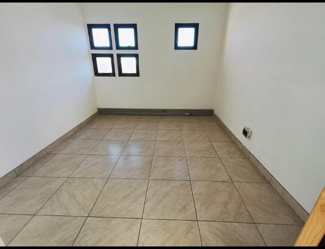 BUSINESS PROPERTY TO RENT IN HALFWAY HOUSE