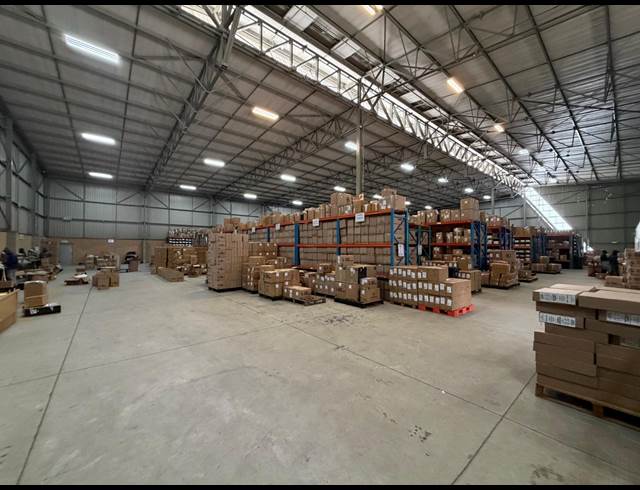 3,137M² WAREHOUSE TO LET IN HALFWAY HOUSE