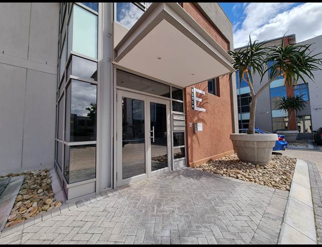 98M² OFFICE TO LET IN CENTURY CITY
