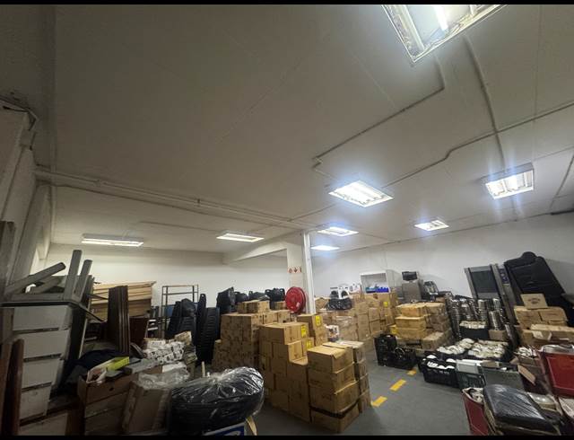 1,200M² WAREHOUSE TO LET IN WYNBERG