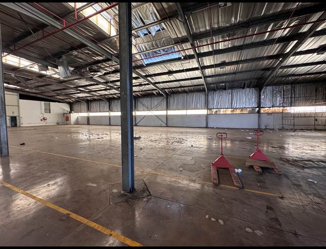 3,501M² WAREHOUSE TO LET IN SPRINGFIELD