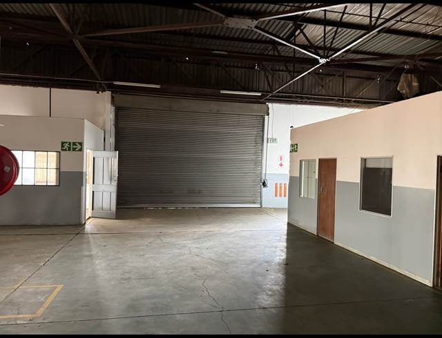 1,264M² WAREHOUSE TO LET IN ANDERBOLT