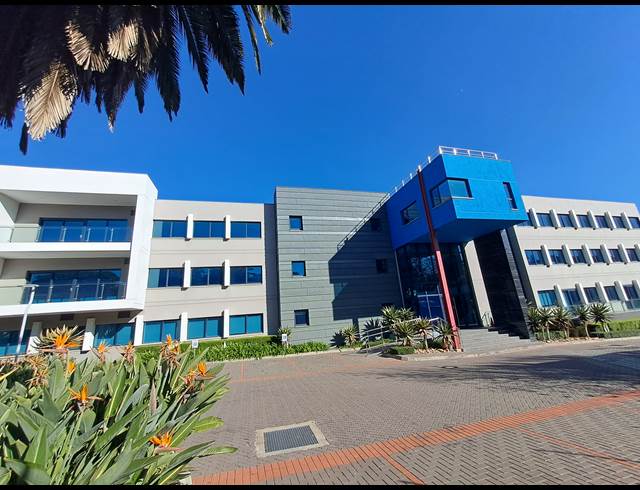 1,200M² OFFICE TO LET IN WAVERLEY