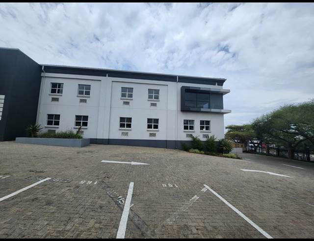 275M² OFFICE TO LET IN VORNA VALLEY