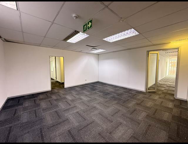 542M² OFFICE TO LET IN HOUGHTON ESTATE