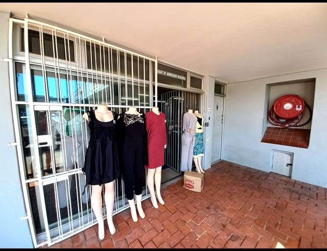 146M² RETAIL RENTED IN VINCENT
