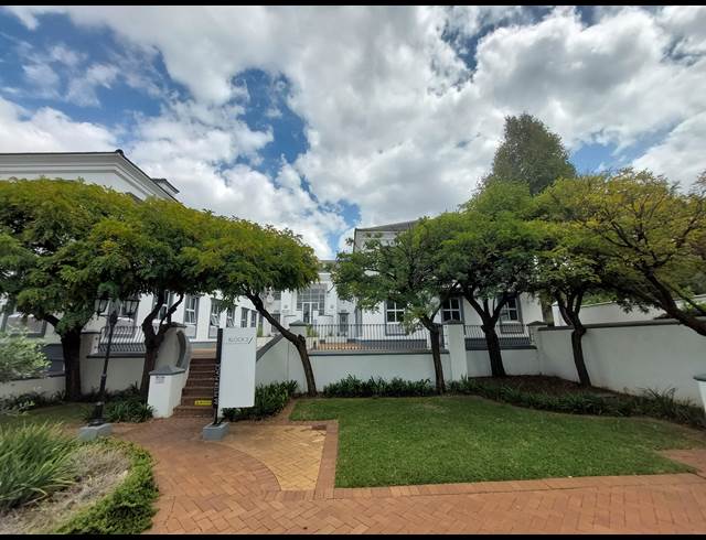 172M² OFFICE TO LET IN BRYANSTON