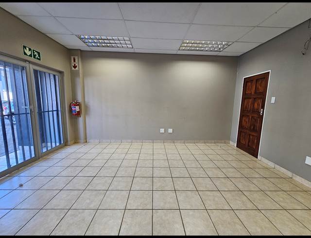 404M² MINI FACTORY TO LET IN LANSERIA