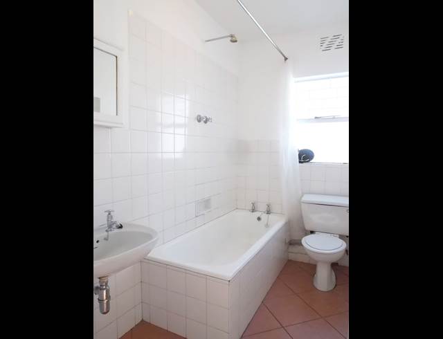 1 bed property to rent in ORANJEZICHT