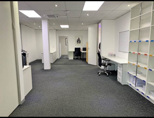 218M² OFFICE TO LET IN HOUGHTON ESTATE