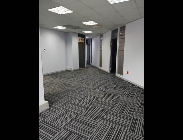 175.32M² OFFICE TO LET IN WESTVILLE