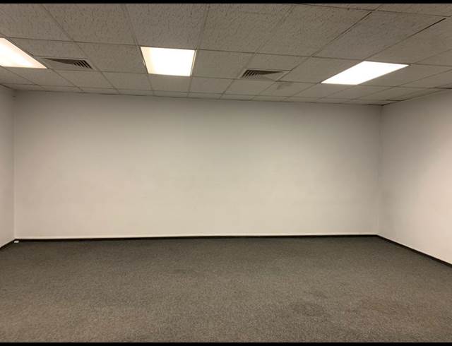 175M² OFFICE TO LET IN STRIJDOMPARK