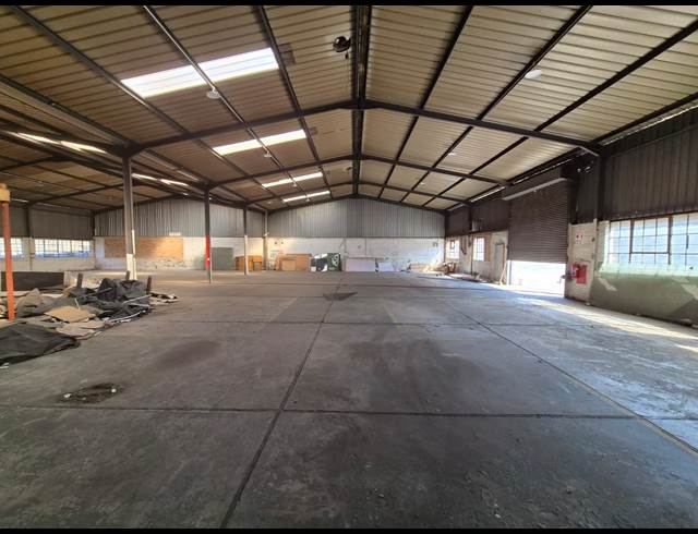 750M² WAREHOUSE TO LET IN WADEVILLE