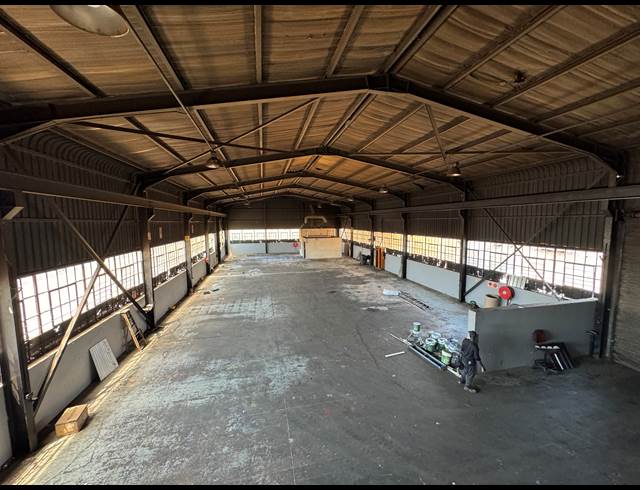 800M² WAREHOUSE TO LET IN WADEVILLE