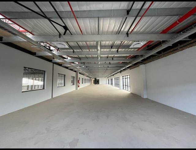 4,883M² WAREHOUSE TO LET IN WATERFALL