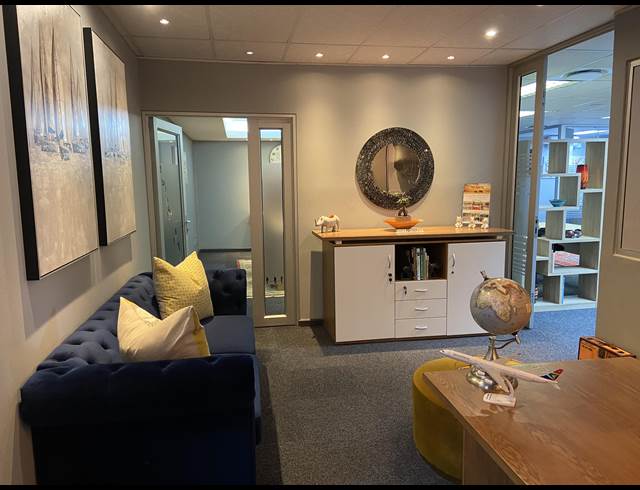 157M² BUSINESS TO LET IN STEENBERG
