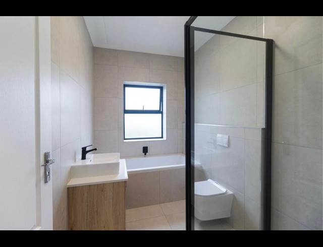 3 BEDROOM TOWNHOUSE TO LET IN SANDOWN