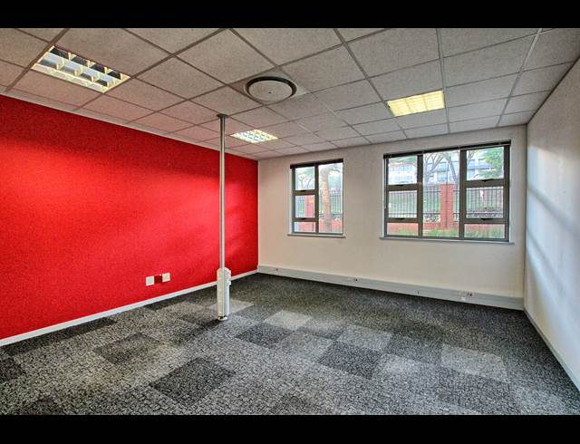 712.90M² OFFICE TO LET IN BRYANSTON