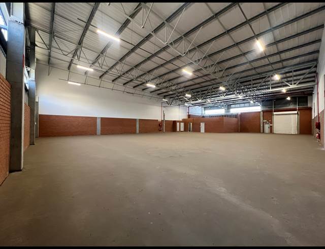 645M² WAREHOUSE TO LET IN HIGHVELD