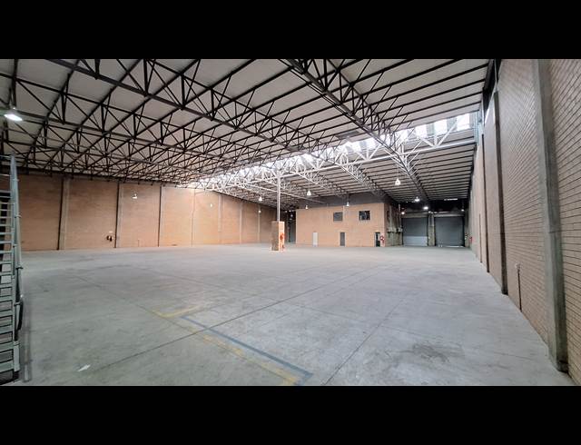 2,418M² WAREHOUSE TO LET IN NORTH RIDING