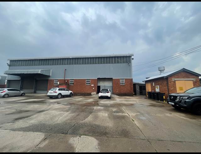 2,565M² WAREHOUSE TO LET IN ISANDO