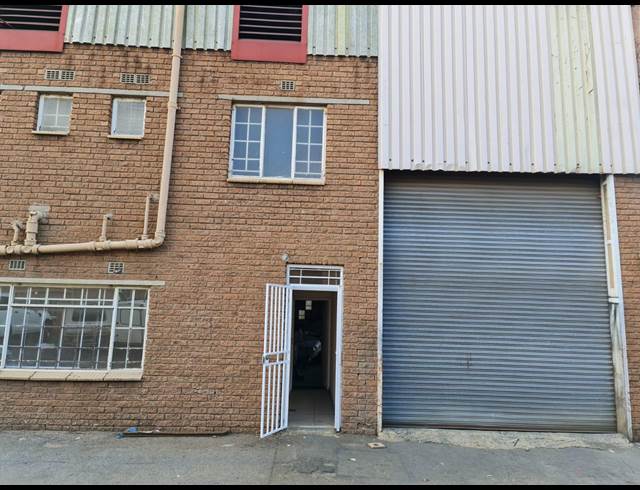 250M² WAREHOUSE RENTED IN WADEVILLE