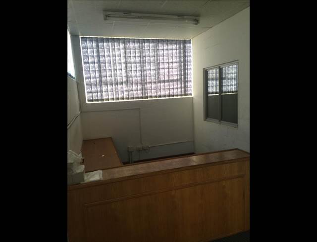 192M² FACTORY RENTED IN PAARDEN EILAND