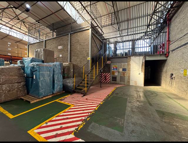 19,369M² WAREHOUSE TO LET IN STORMILL