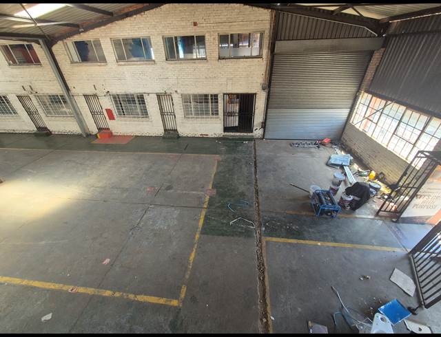 650M² WAREHOUSE TO LET IN WADEVILLE