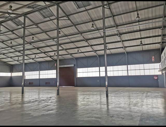 1,849M² WAREHOUSE TO LET IN HALFWAY GARDENS
