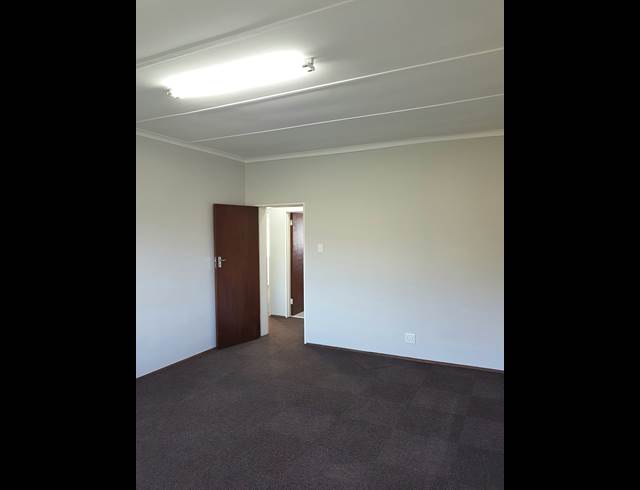 2 bed property to rent in WORCESTER CENTRAL