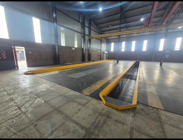 2,700M² WORKSHOP TO LET IN BRENTWOOD PARK