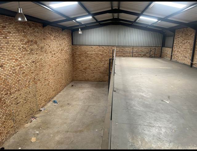 315M² WAREHOUSE TO LET IN CROWN