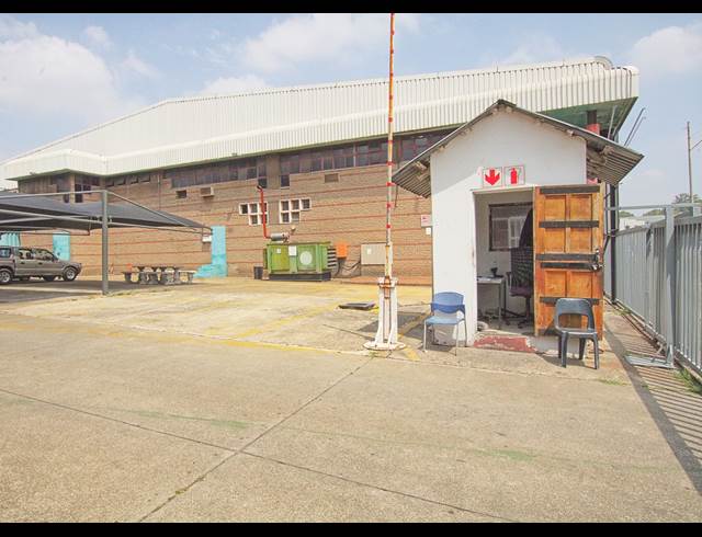 3,562M² WAREHOUSE TO LET IN INDUSTRIA