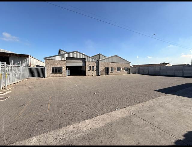1,205M² WAREHOUSE TO LET IN BEACONVALE