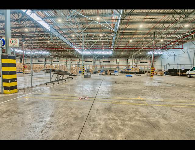 10,000M² WAREHOUSE TO LET IN RIVERHORSE VALLEY