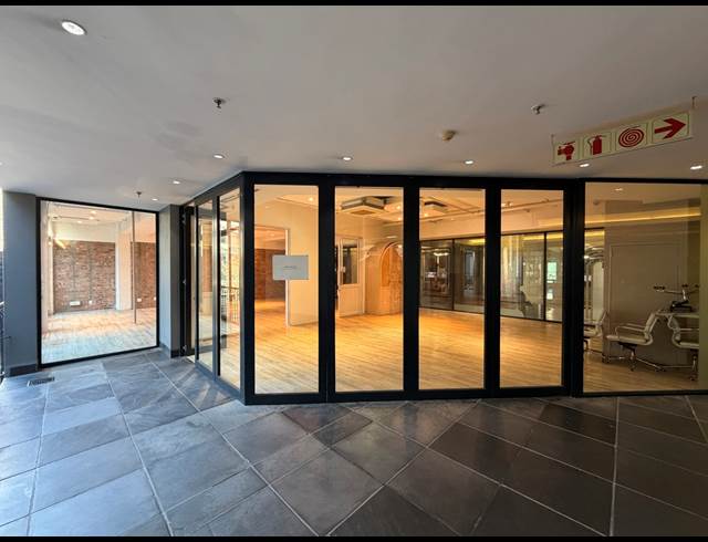 143M² OFFICE TO LET IN DE WATERKANT