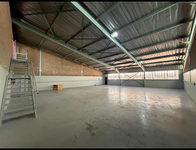 391M² WAREHOUSE TO LET IN HALFWAY HOUSE