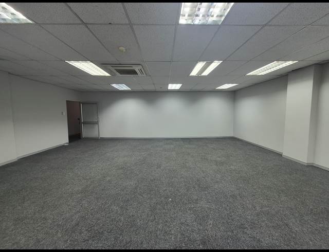 80M² OFFICE TO LET IN WOODMEAD
