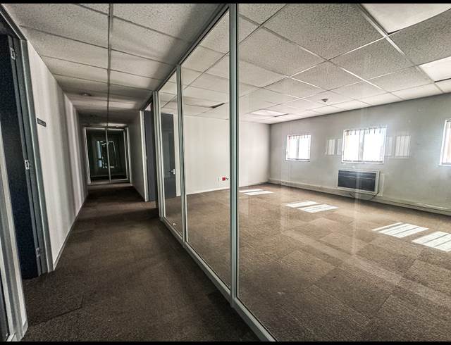 4,740.30M² OFFICE TO LET IN MEADOWDALE