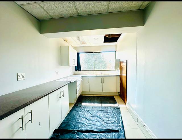 325.90M² OFFICE TO LET IN WOODMEAD