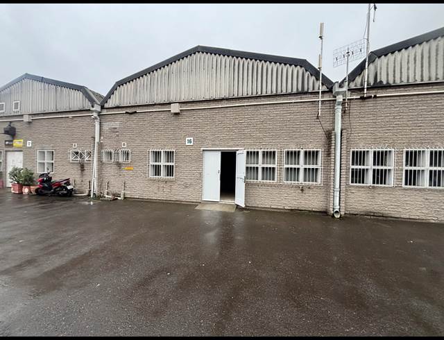 300M² WAREHOUSE TO LET IN EPPING INDUSTRIAL