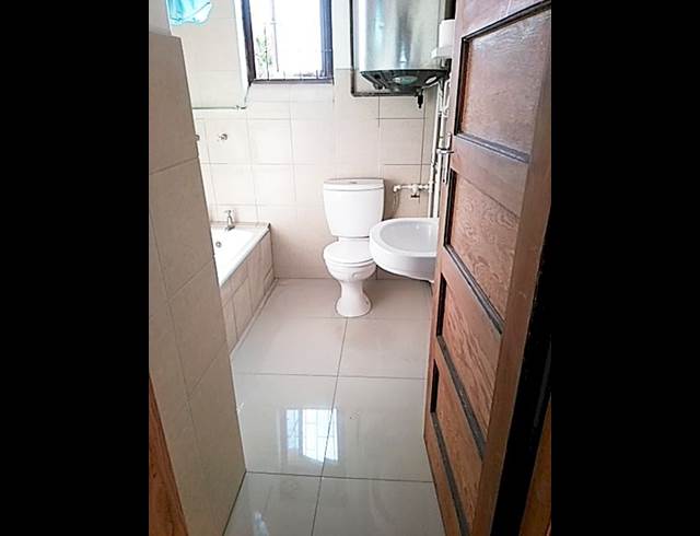 2 bed property to rent in WOODSTOCK