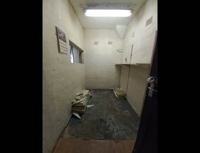 342M² WAREHOUSE TO LET IN EAST LONDON CENTRAL