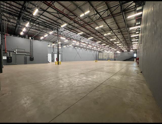 2,596M² WAREHOUSE TO LET IN LOUWLARDIA
