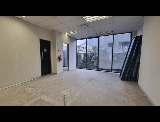 236M² OFFICE TO LET IN WOODSTOCK