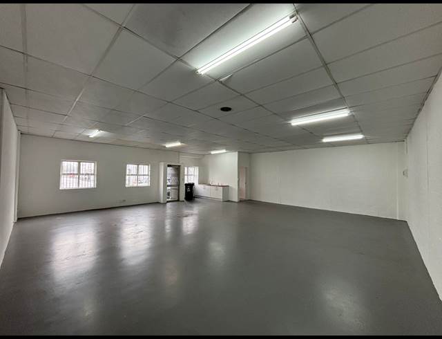 100M² WAREHOUSE TO LET IN MARCONI BEAM INDUSTRIA