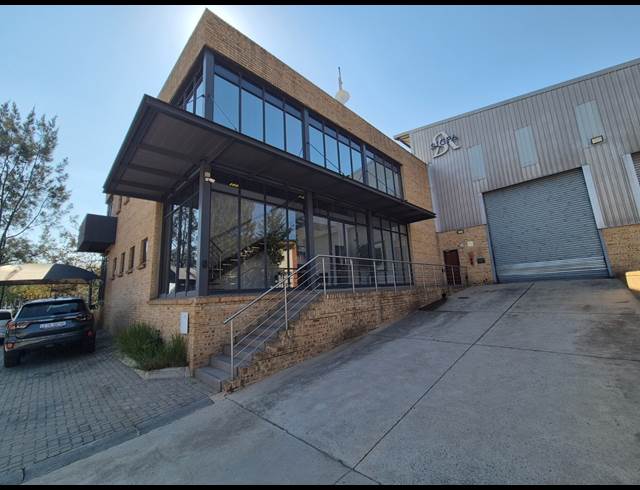1,700M² WAREHOUSE TO LET IN LINBRO PARK
